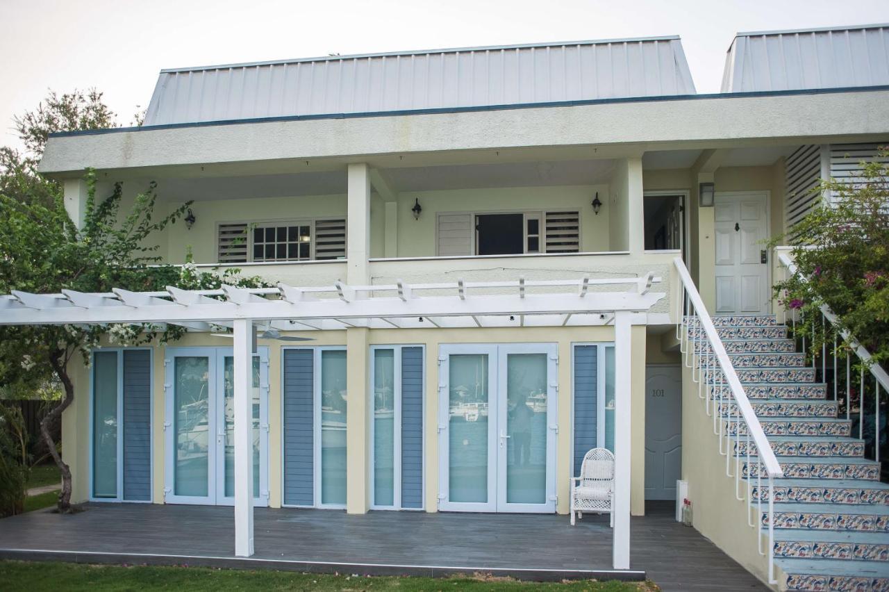 Seawind Beach Apartments Монтего Бей Екстериор снимка