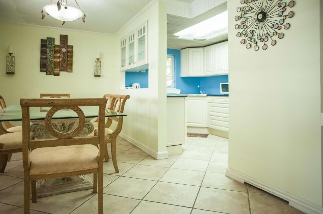 Seawind Beach Apartments Монтего Бей Екстериор снимка